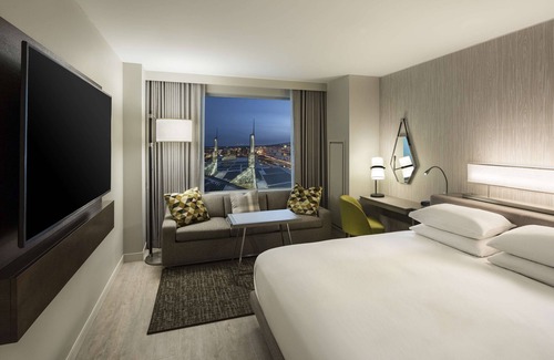 Lloyd District Hotel | Hyatt Regency Portland at the Oregon Convention Center