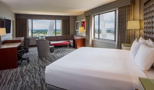 Downtown St. Louis Hotel | Hyatt Regency Saint Louis at The Arch