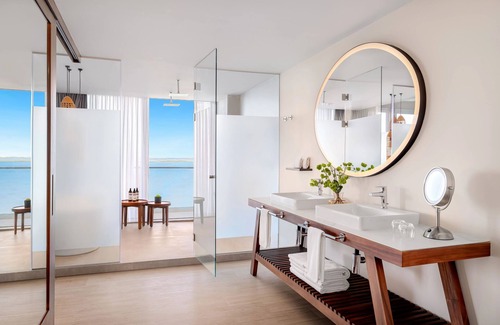 Zona Hotelera Resort | Hyatt Vivid Grand Island Cancun Adults Only All-Inclusive