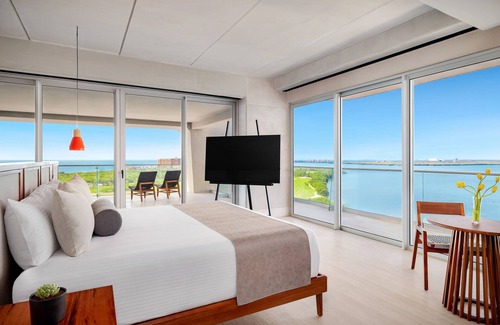 Zona Hotelera Resort | Hyatt Vivid Grand Island Cancun Adults Only All-Inclusive