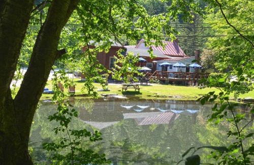 Waitsfield Hotel | Hyde Away Inn