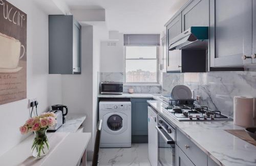 Lancaster Gate Apartment | Hyde park,2 Bedrooms 2Bathrooms, Perfect for Families!