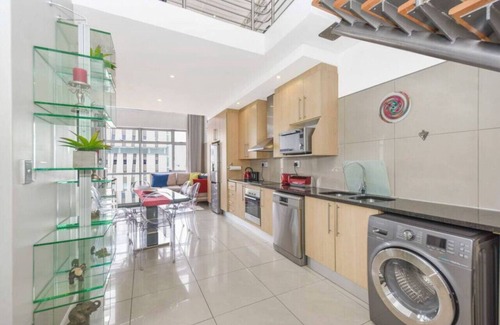 Sandown Apartment | Hydro Park Penthouse Loft