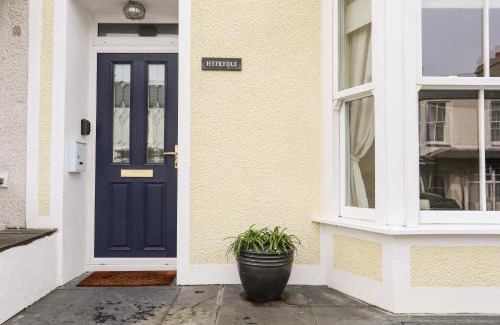 Borth-y-Gest House | Hyfrydle