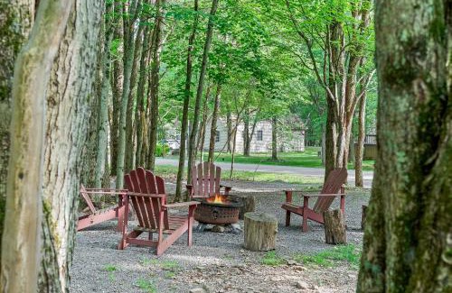 Briar Crest Woods House | Hygge Home by AvantStay Deck for Outdoor Living Fire Pit Game Table