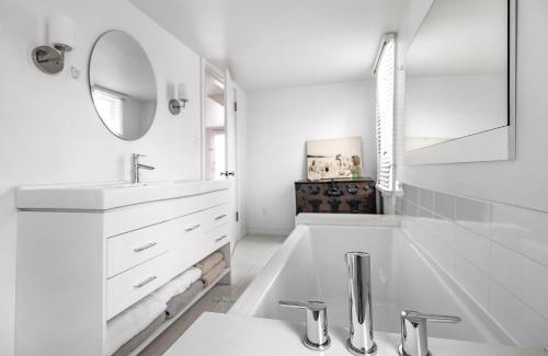 Shorewood-Tower Hills-Harbert House | Hygge House