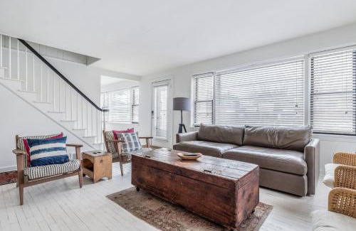 Shorewood-Tower Hills-Harbert House | Hygge House