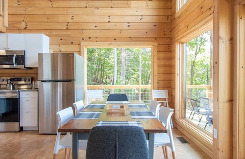 Valois House | Hygge on Seneca: "Relaxing Seneca Lake Getaway!"