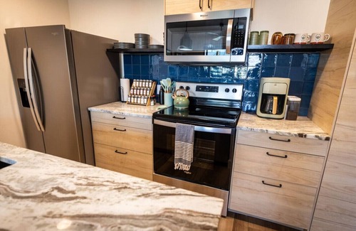Buena Vista Apartment | Hygge Studio- BRAND NEW- Main Street