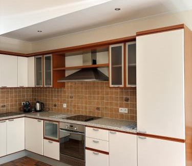 Jean-Medecin Apartment | Hyper-centre, Air-conditioned apartment with balcony