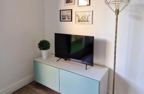 Poissy Apartment | HYPER CENTRE Gare RER A 250m Paris 20min