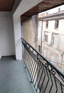 Agen Apartment | Hypercentre grand appartement lumineux 3 chambres parking