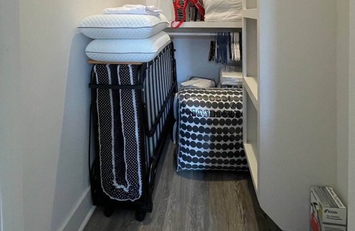 Hadley - Washington Condo | I Beg Your Parton - Charming Funky Nashville Escape!