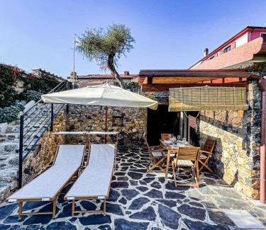 San Terenzo House | I Particolari