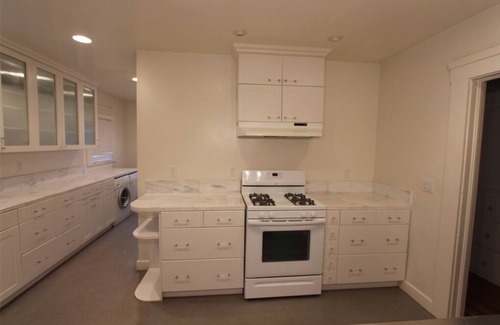 Raisin House | I would welcome everyone to my lovely home in the beautiful tower district area
