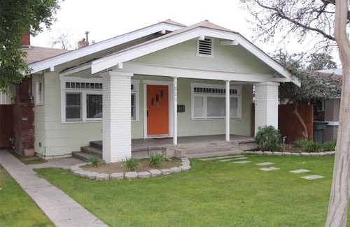 Raisin House | I would welcome everyone to my lovely home in the beautiful tower district area