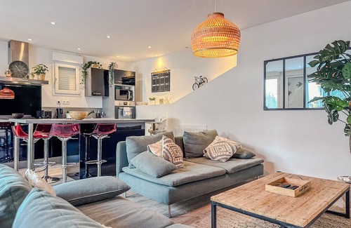 Quartier Chorier-Berriat Apartment | #IB | “The little terrace”