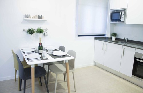 Figares Apartment | IBERICABEDS CENTER 1 BEDROOM