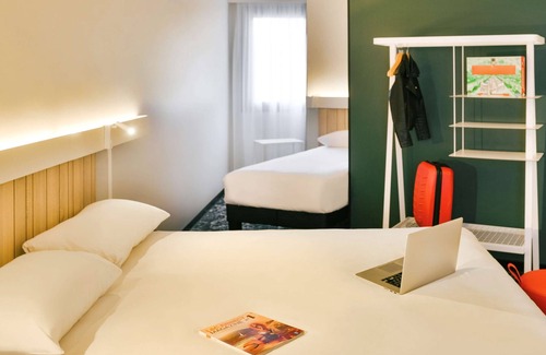Cran-Gevrier Hotel | Ibis Annecy Cran Gevrier Hotel
