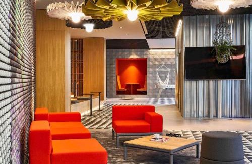 El Parc i la Llacuna del Poblenou Hotel | Ibis Barcelona Plaza Glòries 22@
