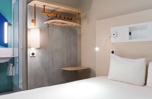Chilly-Mazarin Hotel | ibis budget Chilly Mazarin Les Champarts