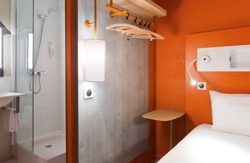 Chilly-Mazarin Hotel | ibis budget Chilly Mazarin Les Champarts