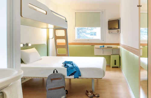 Istres Hotel | ibis budget Istres Trigance