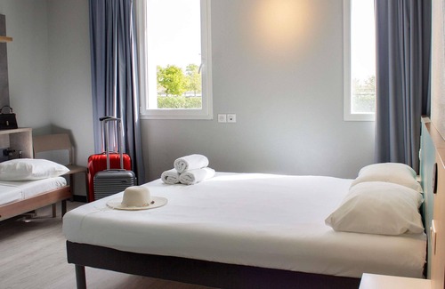Aimargues Hotel | ibis budget Lunel Porte de Camargue