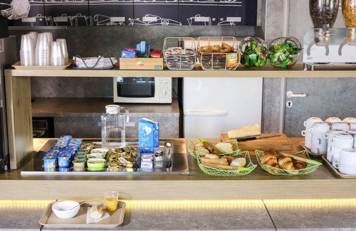 Vitrolles Hotel | ibis budget Marseille Vitrolles