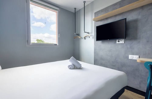 Plateau - Mont-Valerien Hotel | ibis budget Nanterre La Défense