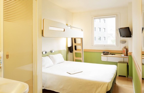 Las Campas y San Claudio House | ibis budget Oviedo
