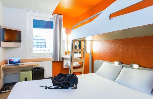 Quartier des Grandes-Carrieres Hotel | ibis budget Paris Porte De Montmartre