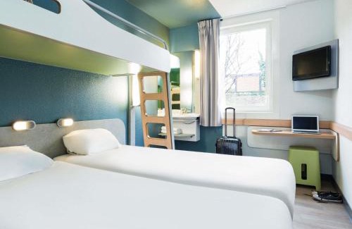 Quartier des Grandes-Carrieres Hotel | ibis budget Paris Porte De Montmartre