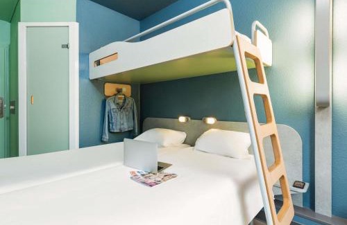 Quartier des Grandes-Carrieres Hotel | ibis budget Paris Porte De Montmartre