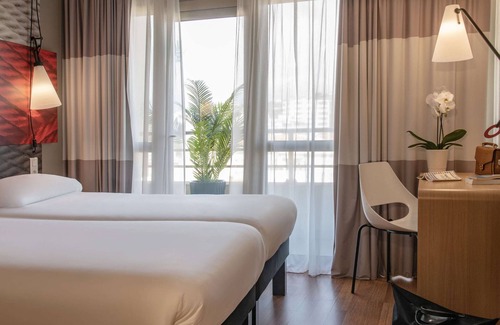 Cannes La Bocca Hotel | ibis Cannes Plage La Bocca