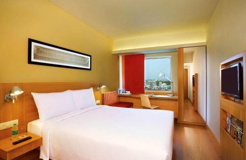 Navalur Hotel | ibis Chennai Sipcot - An Accor Brand