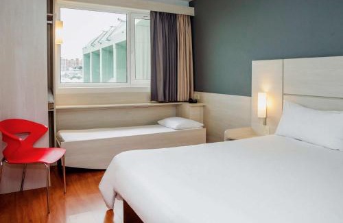 Montevideo Hotel | ibis Montevideo Rambla