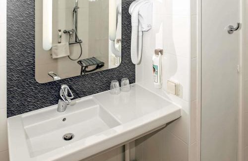 Costieres Hotel | ibis Nîmes Ouest - A9