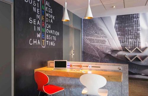 Madeleine-Champ de Mars Hotel | ibis Nantes Centre Gare Sud