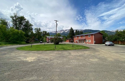Joseph Condo | Ice Lake 2nd floor 2 bdrm condo