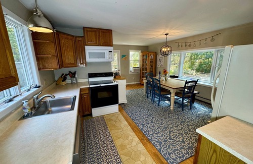 Brewster House | Icing on the Cape - Private Association Beach 0/6 miles from your vacation home!