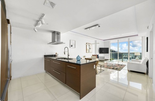 Downtown Miami Condo | ICON W BRICKELL BY IMD MIAMI VACATION RENTALS TOP FLOOR RIVER VIEW 1BR/1BA