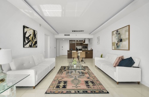 Downtown Miami Condo | ICON W BRICKELL BY IMD MIAMI VACATION RENTALS TOP FLOOR RIVER VIEW 1BR/1BA