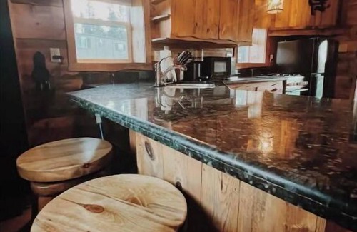 Divide Cabin | Iconic Colorado Experience/Getaway: Hot Tub, Sauna & Mountain View, 43 acres