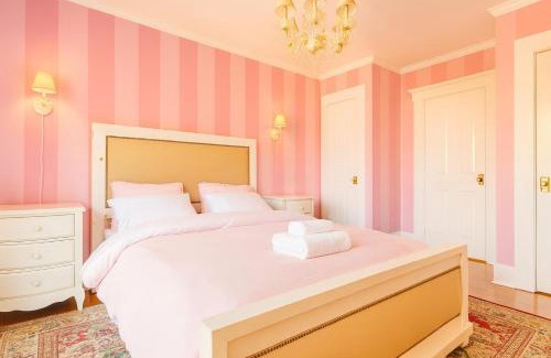 West Hollywood House | Iconic Hollywood Homestay Near Walk Of Fame