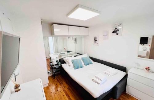 Quartier de la Place-Vendome Apartment | Iconic location only 500 meters to The Louvre
