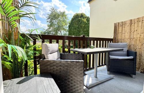 Courseulles-sur-Mer Apartment | Idéal couple - La Petite Oasis - 10min à pieds du centre ville & plage - 2km du Centre Juno Beach - 23min du Mémorial de Caen - wifi gratuit