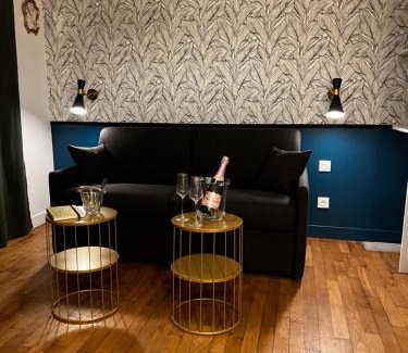 Eu Apartment | IDÉALEMENT SITUÉ "LE STUDIO" Les Locations ISAHORA sont aussi à 2 pas du Château d'Eu, des Falaises du Tréport, de MERS les Bains et aux portes de la BAIE DE SOMME