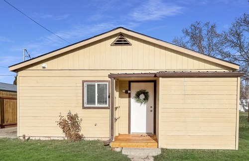Jerome House | Idaho Adventure Cottage- Located in Jerome ID