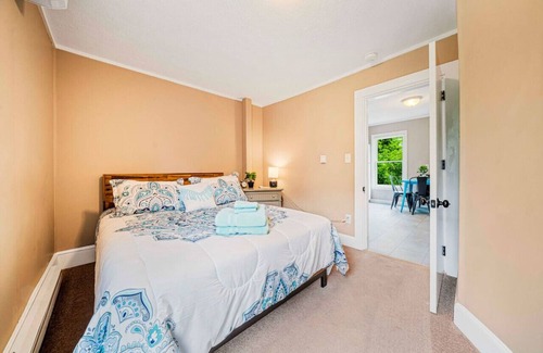 Biddeford Apartment | Ideal 2BD location in Saco w/ Free Parking